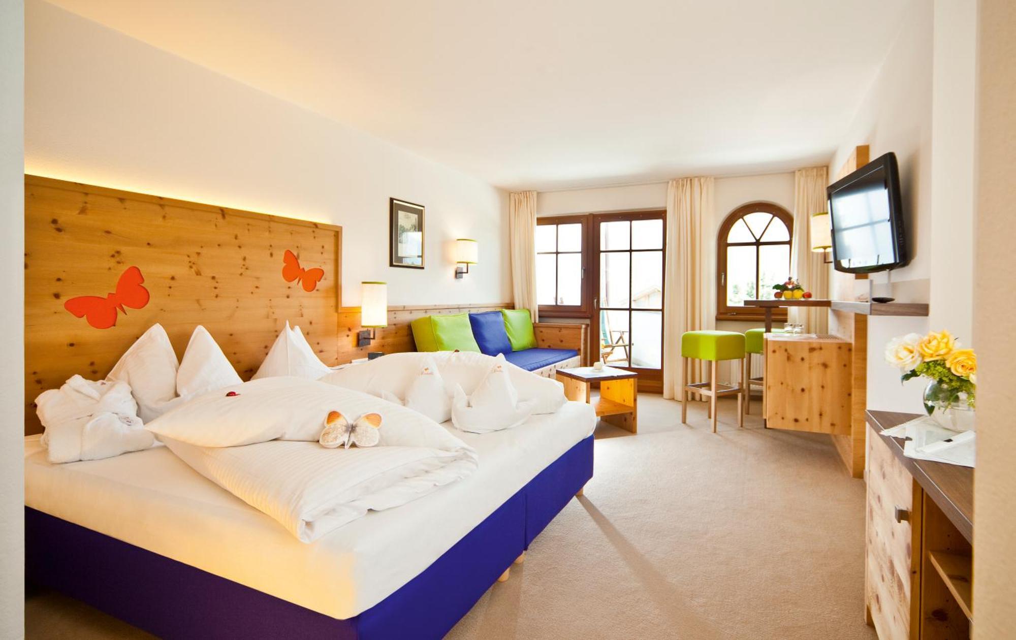 Mirabell Dolomites Hotel - Luxury Ayurveda & Spa Valdaora Esterno foto
