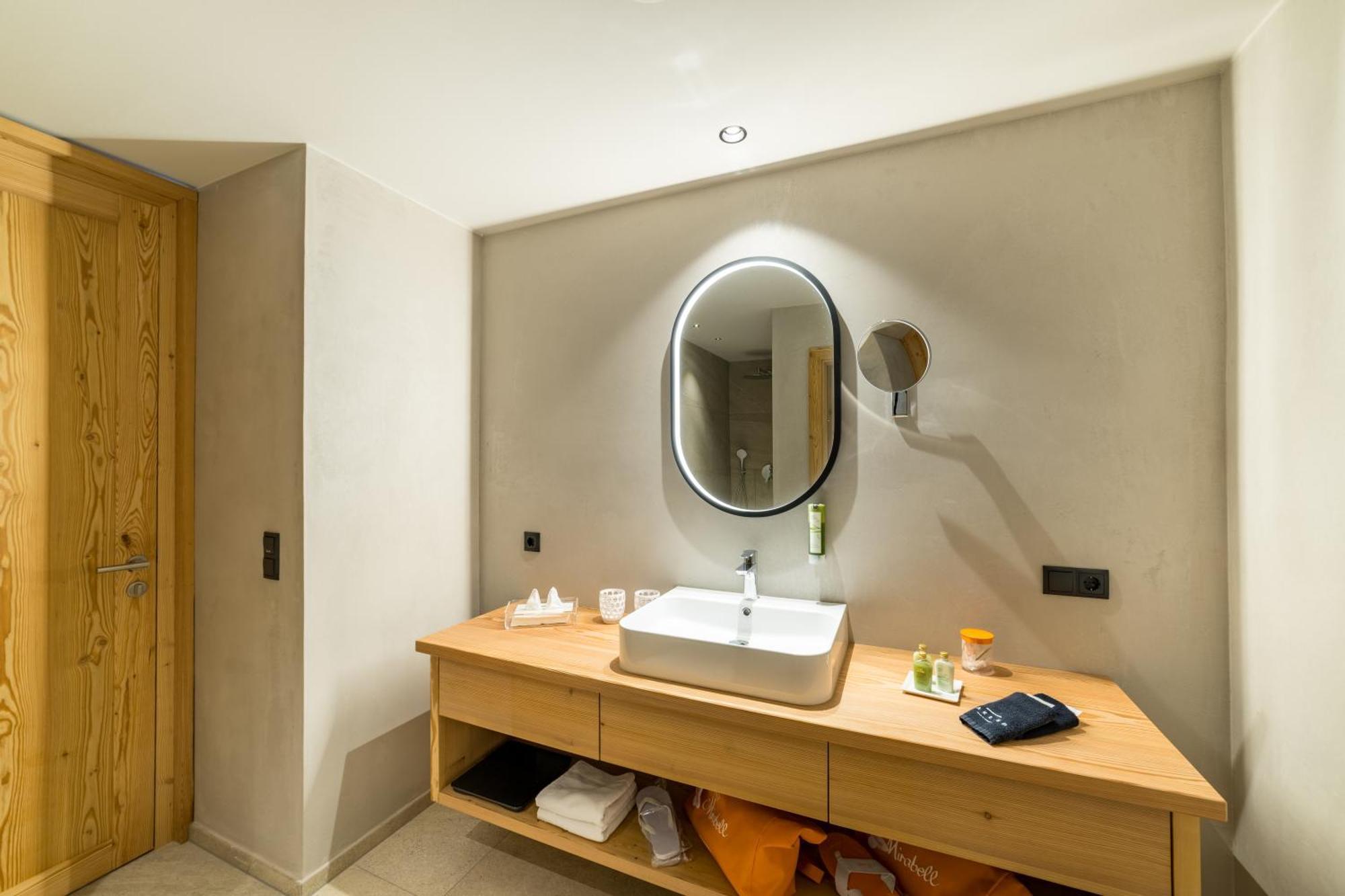 Mirabell Dolomites Hotel - Luxury Ayurveda & Spa Valdaora Esterno foto