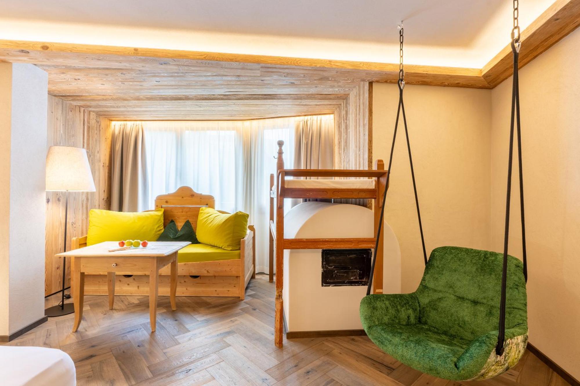 Mirabell Dolomites Hotel - Luxury Ayurveda & Spa Valdaora Esterno foto