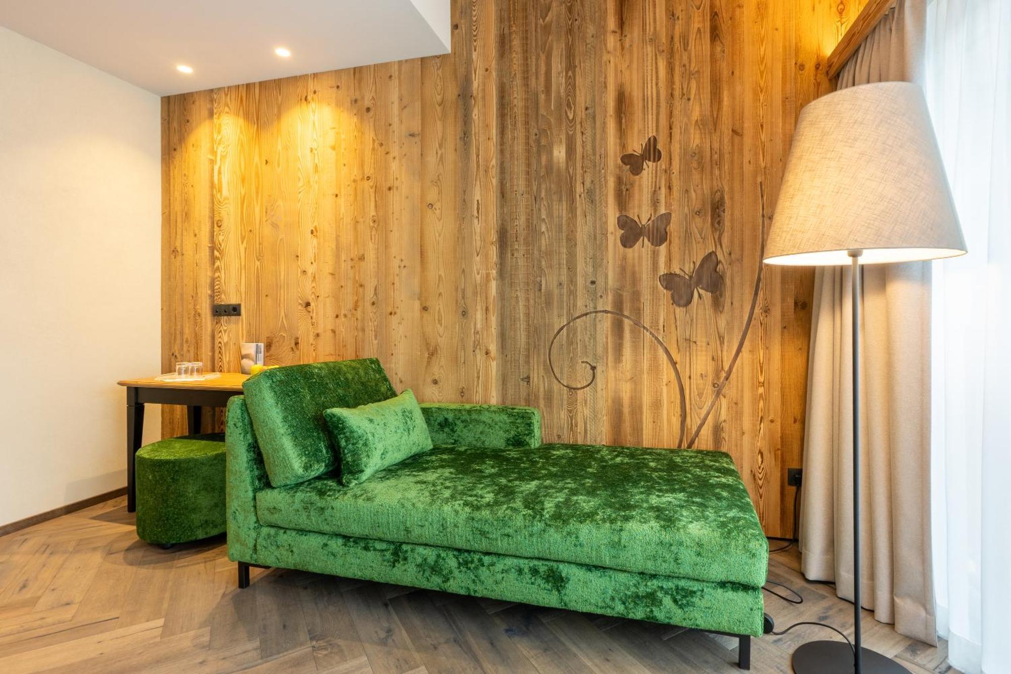 Mirabell Dolomites Hotel - Luxury Ayurveda & Spa Valdaora Esterno foto